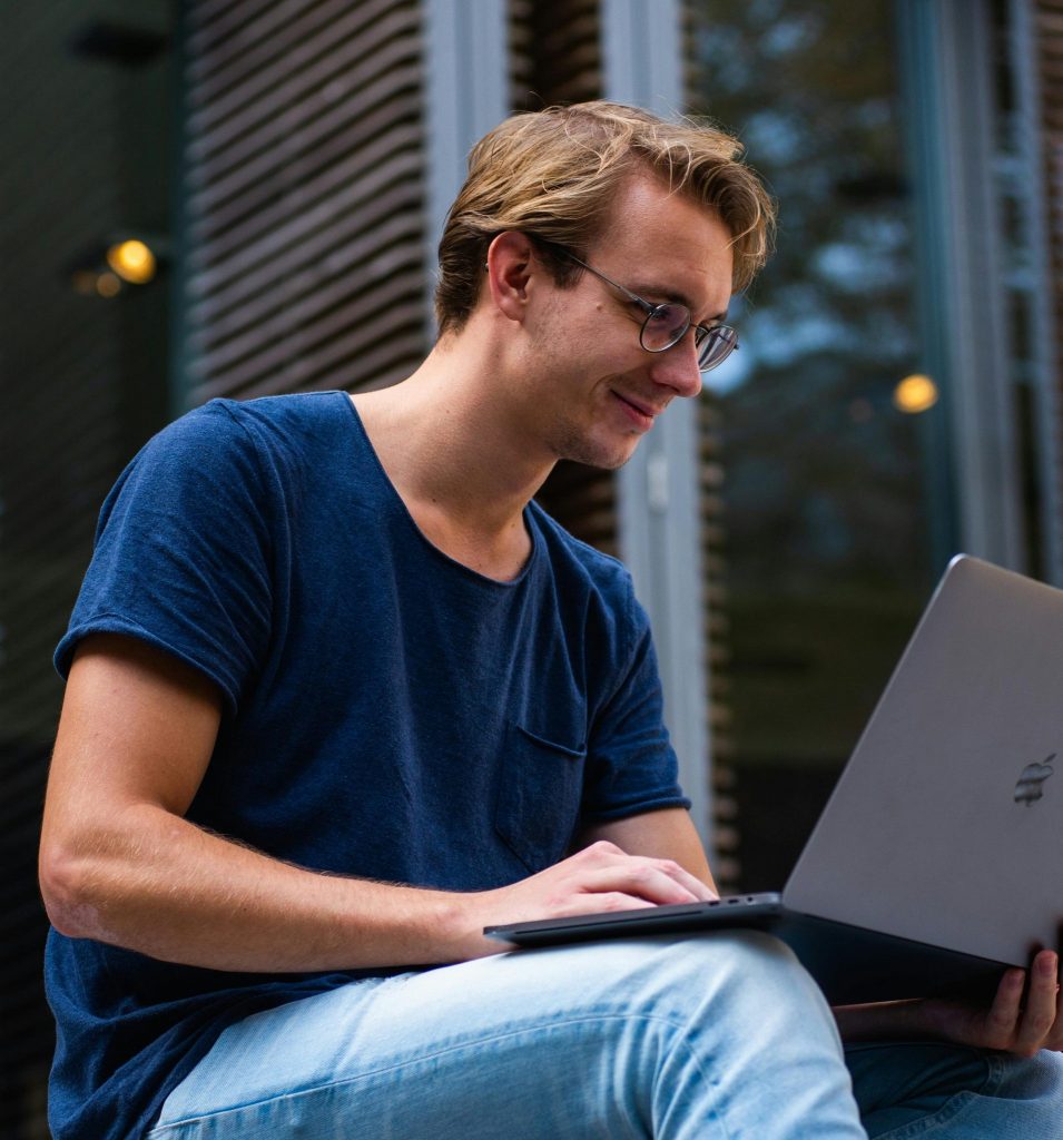 Pexels Buro Millennial 636760 1438081 Min Scaled 1 955x1024